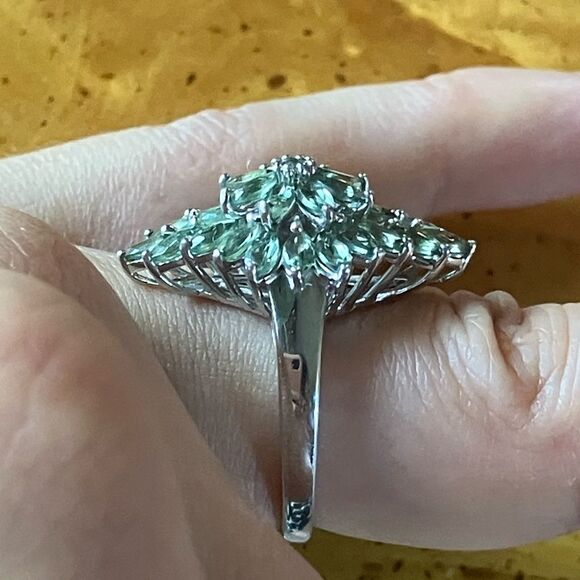 Natural Green Apatite Sterling Silver Cocktail Ring Size 6 - Picture 3 of 9